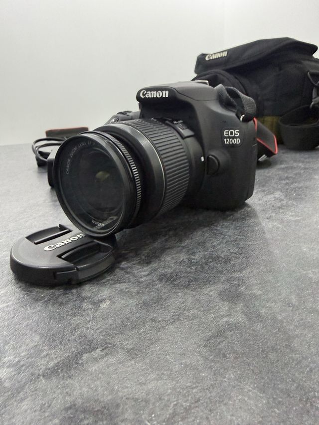 Cámara Canon EOS 1200D + Accesorios