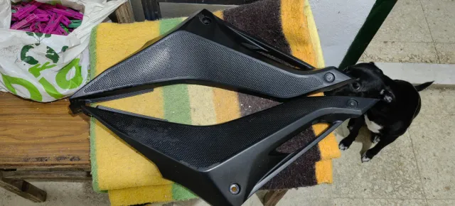 Pastas bajo depósito moto valido para yzf 125r
