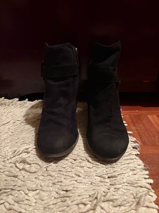 Botín Tacón Negro Bershka