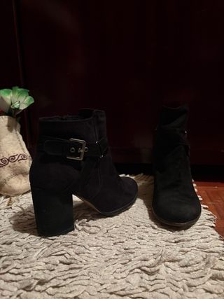 Botín Tacón Negro Bershka