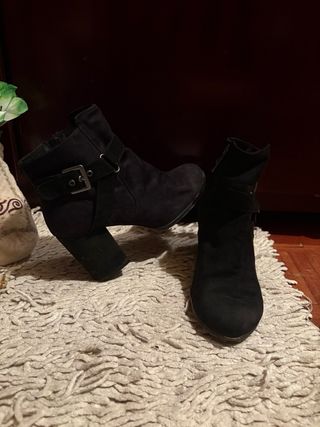 Botín Tacón Negro Bershka