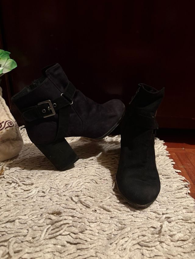 Botín Tacón Negro Bershka