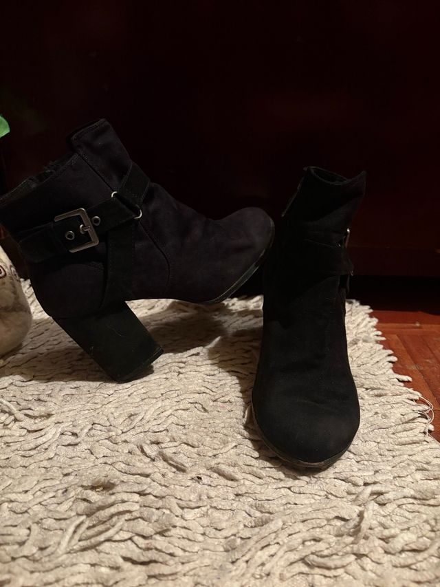 Botín Tacón Negro Bershka