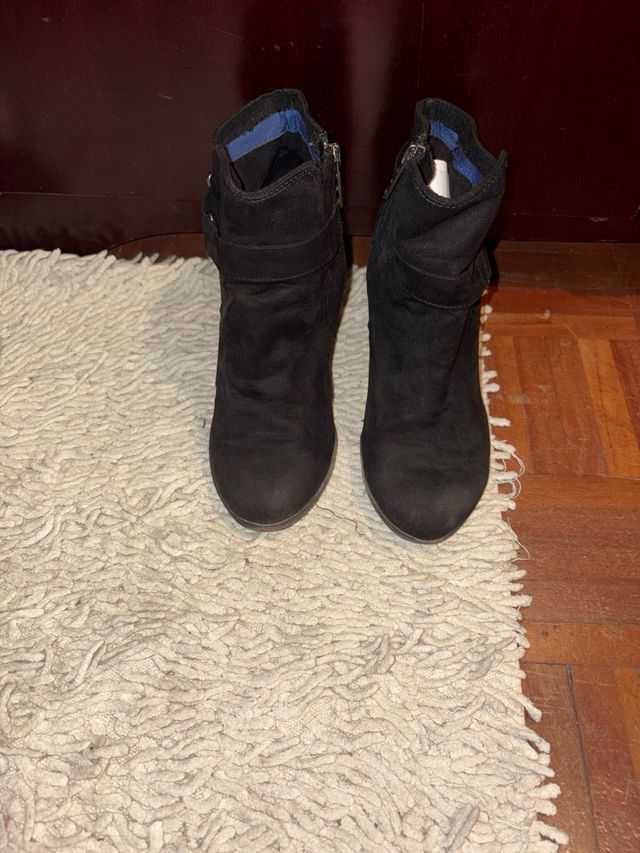 Botín Tacón Negro Bershka