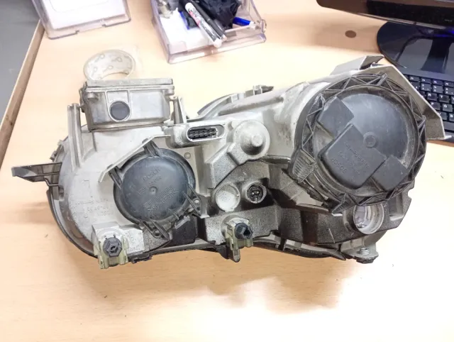 Faro Mercedes W215 A2158260380