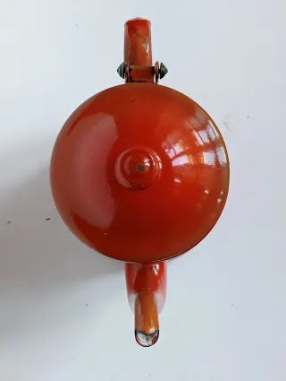 Antico bricco in ferro smaltato