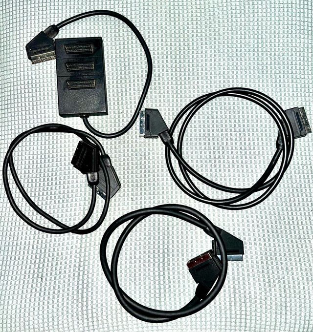 Adattatore Euroconector con 3 ingressi e 3 cavi