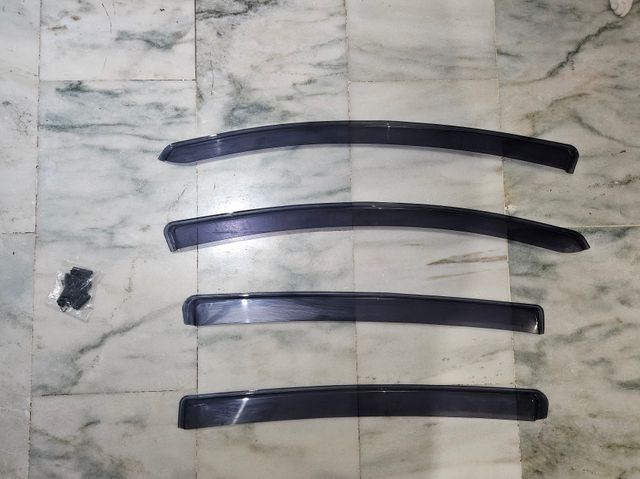 Deflectores Viento Y Lluvia Toyota Yaris 2011-2020