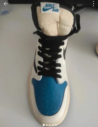 Zapatillas Nike Air Beige y Azul