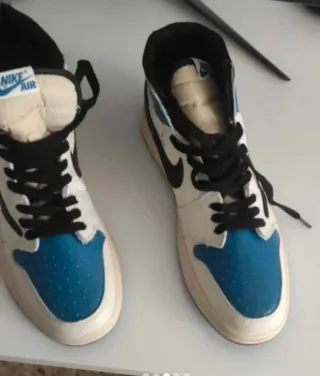 Zapatillas Nike Air Beige y Azul