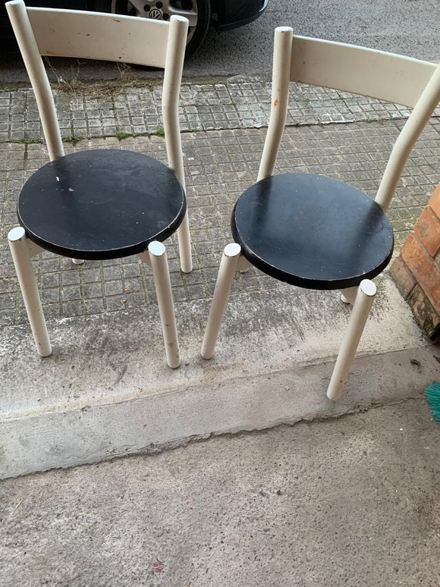 Pack 2 Sillas Negras y Blancas