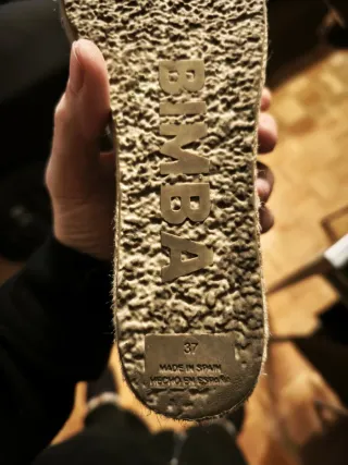 Sandalias cuña Bimba y Lola doradas T.37