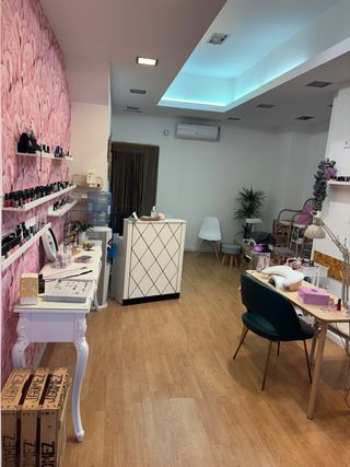 centro de uñas traspaso