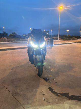 Yamaha X-Max Tech Max 125