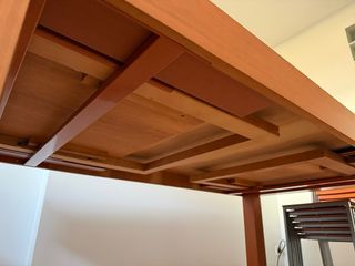 Mesa de comedor de madera maciza