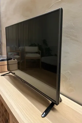 TV LG 42 pulgadas. Patas incluidas