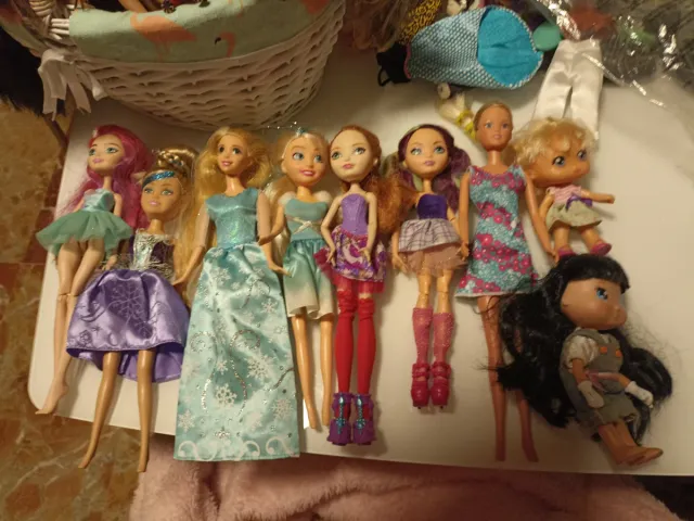 Lote 9 muñecas variadas el lote 5 euros