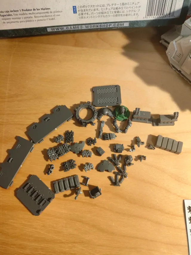 Space Marine Predator Warhammer 40000 CITADEL-2011