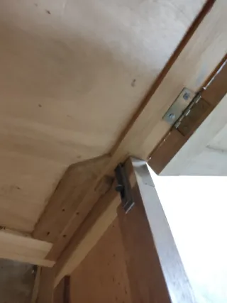 Mueble antiguo con cama turca