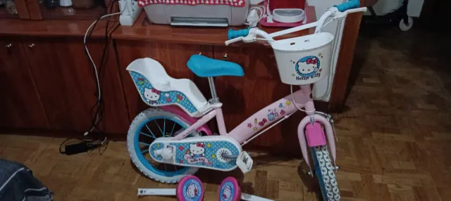 Bicicleta Infantil Hello Kitty Rosa,,,usado  4 dia