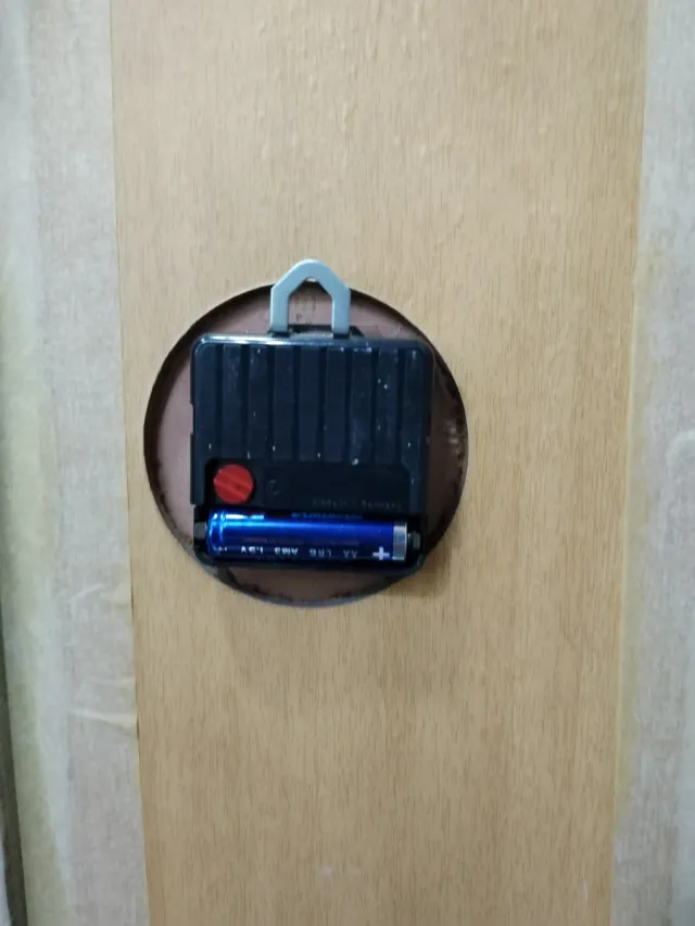 Reloj de pared pintado a mano