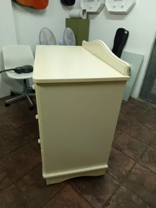Cómoda cajonera de madera