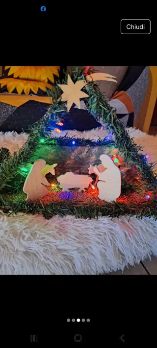 Presepe stilizzato in legno e plastica