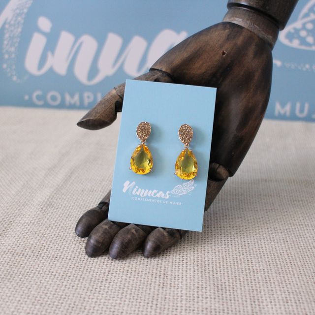 Pendientes largos dorados con lágrima colgante A