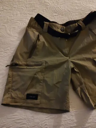 Pantalón de trekking beige y negro