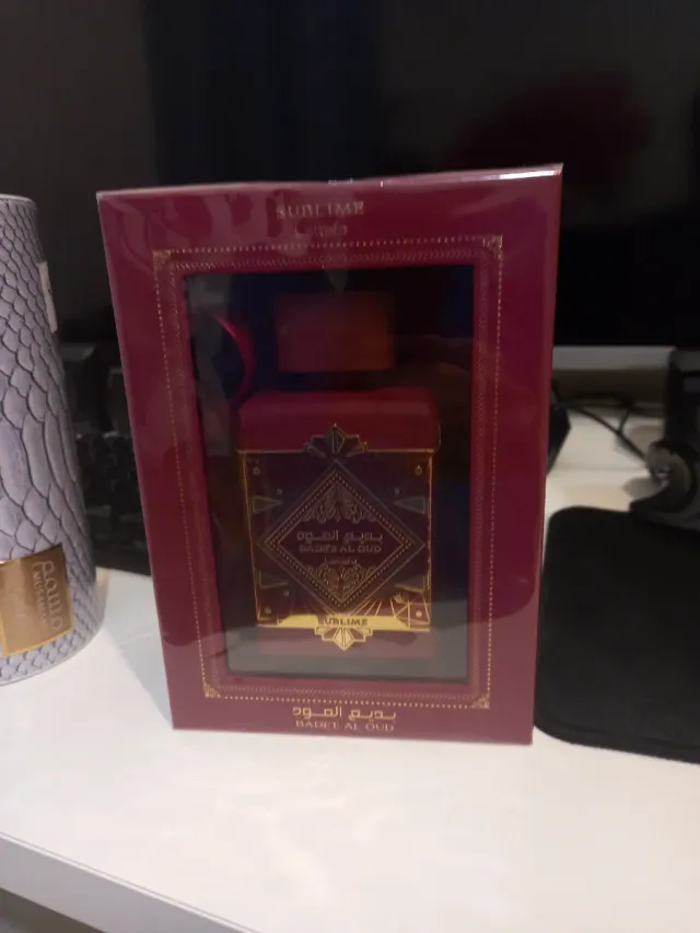 Perfume Sublime Badet Al Oud Rojo Dorado