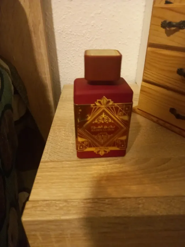 Perfume Sublime Badet Al Oud Rojo Dorado