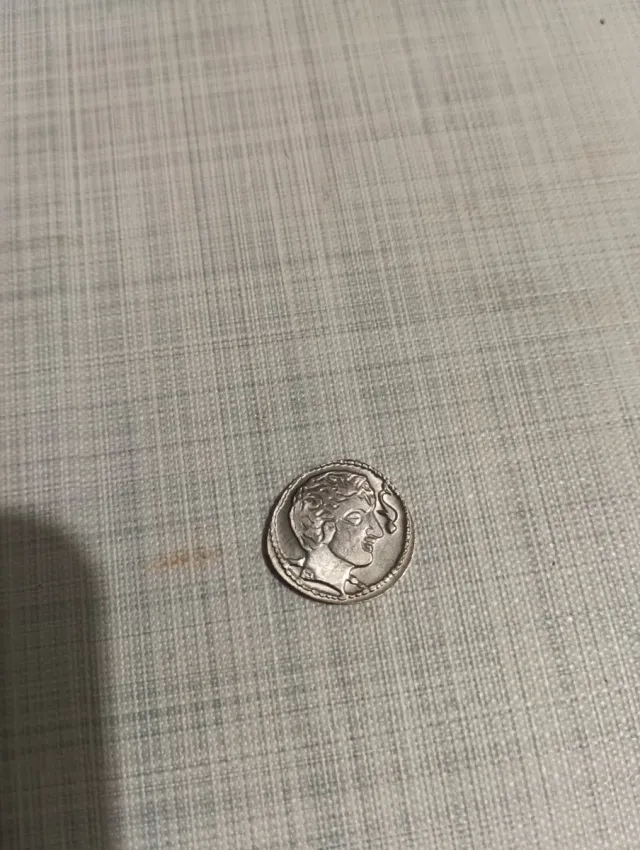 Vecchia moneta d'argento