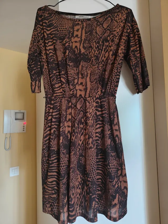 Vestido estampado marrón y negro
