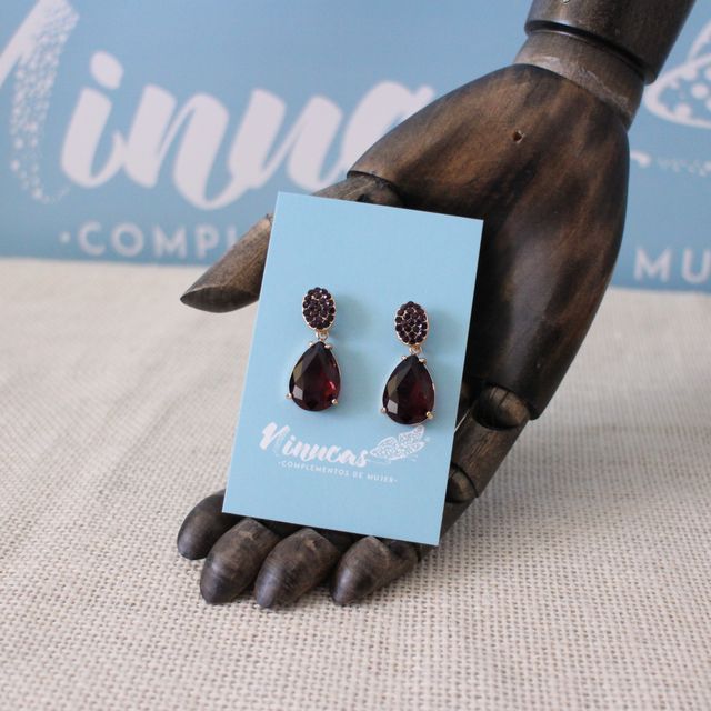 Pendientes largos dorados con lágrima colgante M