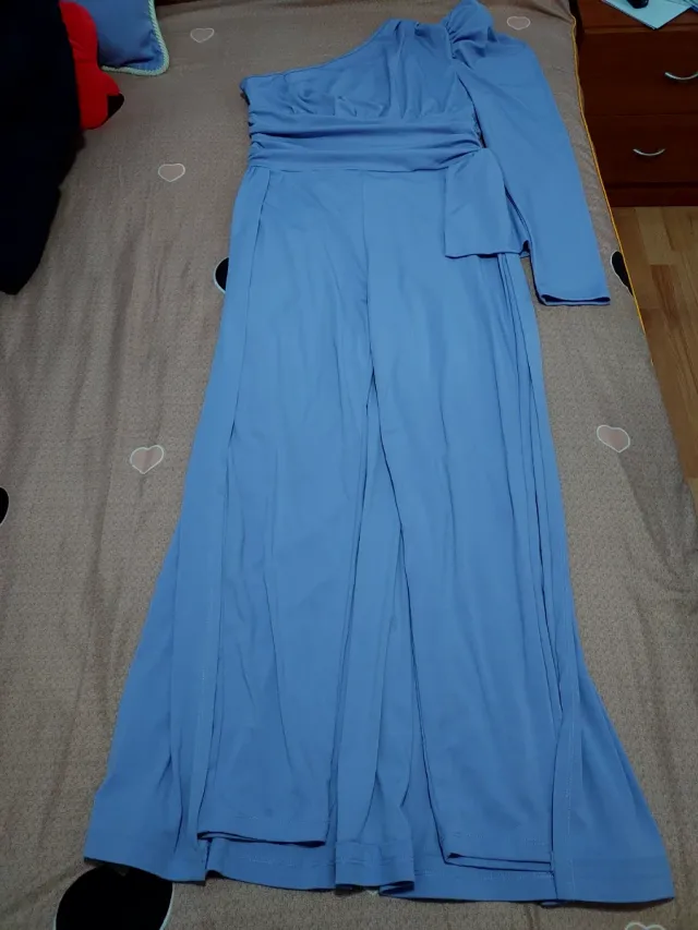 Mono largo fiesta escote asimétrico morado