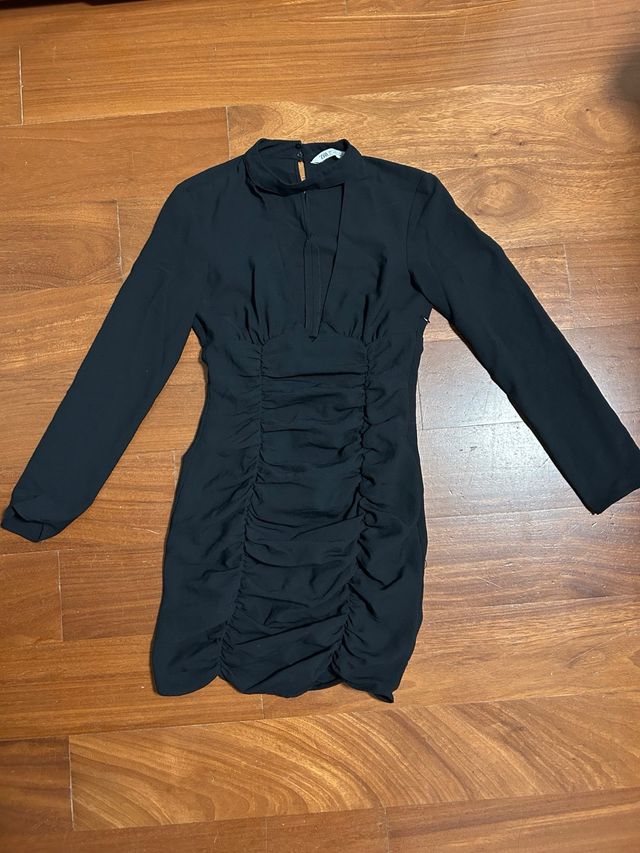 Vestido mini negro Zara