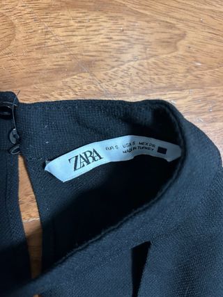 Vestido mini negro Zara