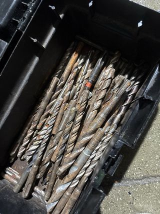 Caja de herramientas con brocas