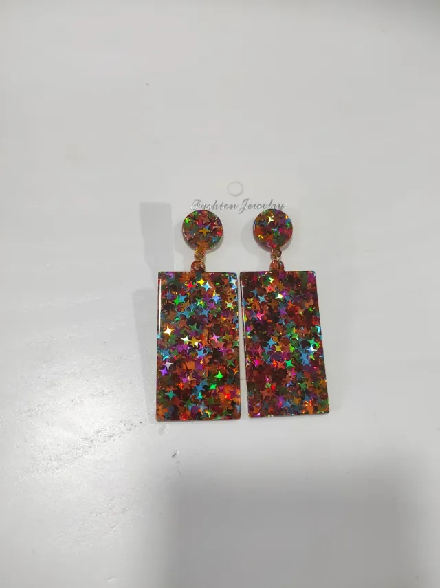 Pendientes rectangulares con estrellas multicolor