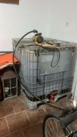 Depósito agua 1000L IBC con Bomba