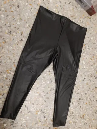 Pantalones cuero sintético