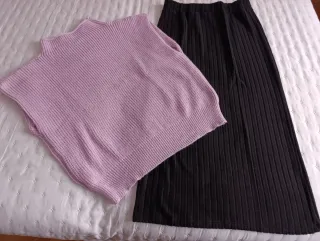 Conjunto Falda Larga Negra y Chaleco Lila