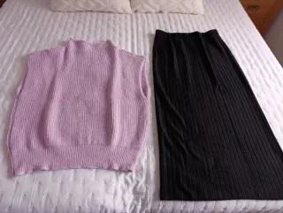 Conjunto Falda Larga Negra y Chaleco Lila