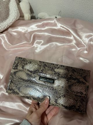 Estuche de maquillaje con sombras y coloretes