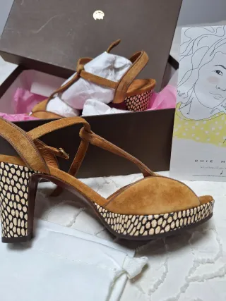 Sandalias de tacón con estampado