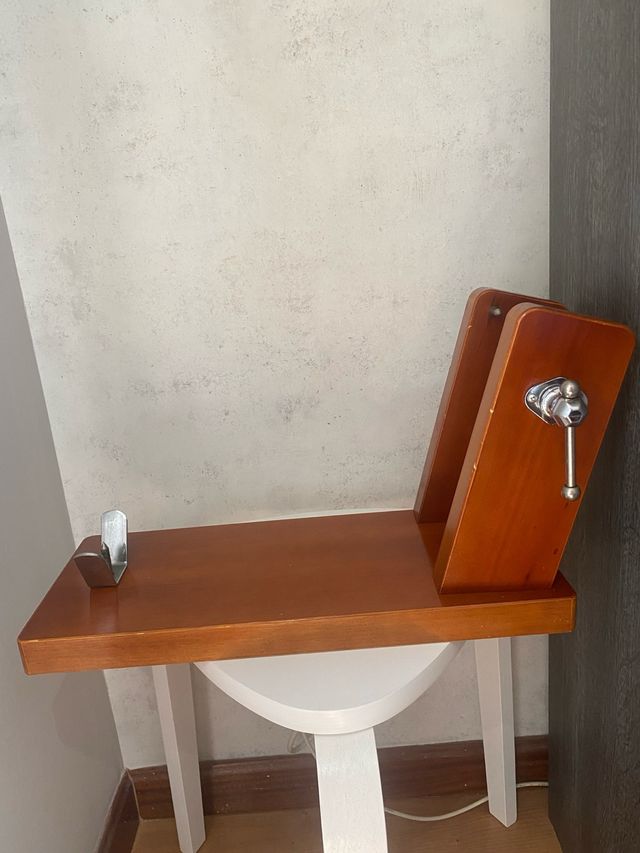 Jamonero de madera y metal