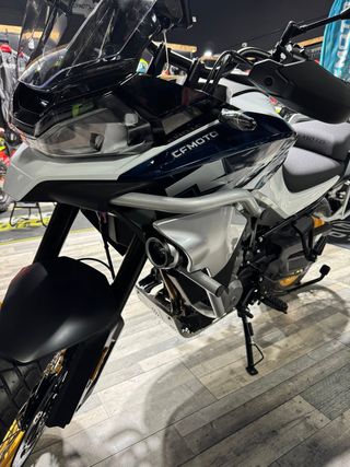 CFMOTO 800 MT EXPLORE .