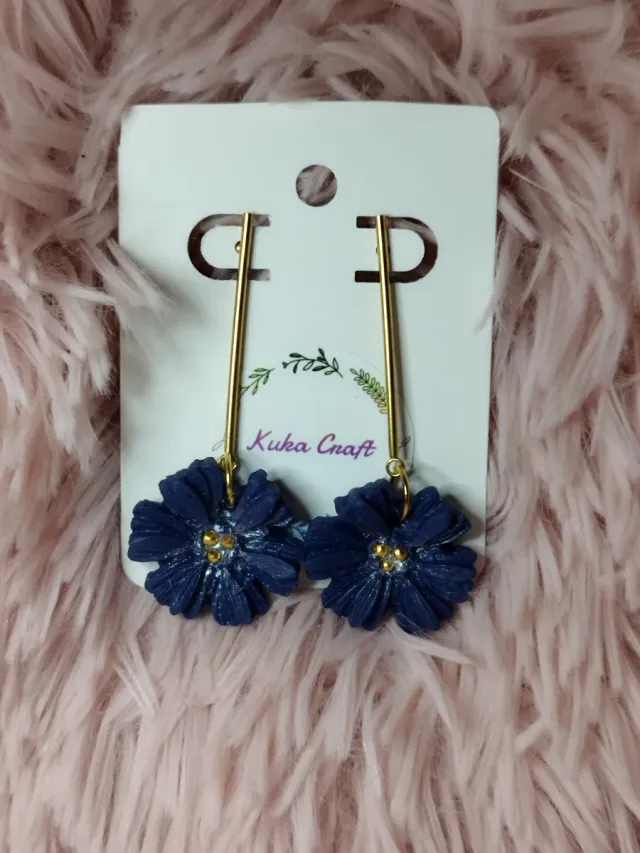 Pendientes flor azul y dorado artesanales