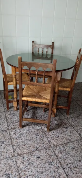 Mesa redonda 100cm y 4 sillas anea extensible