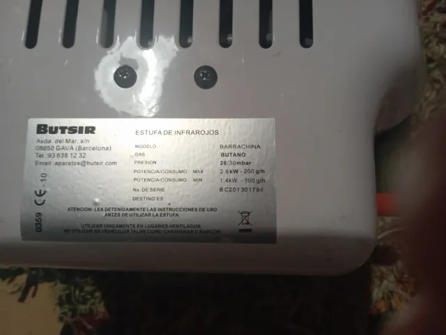 Estufa Butsir Negra y Plateada